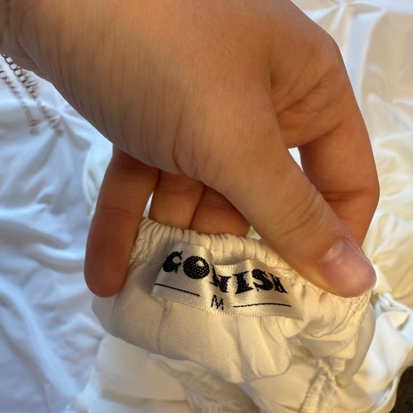 Elegant Cream Lace Dress - Picture 3 of 3